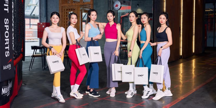 Showroom Đồng Phục Univi — các sản phẩm đồng phục thể thao chuyên dụng