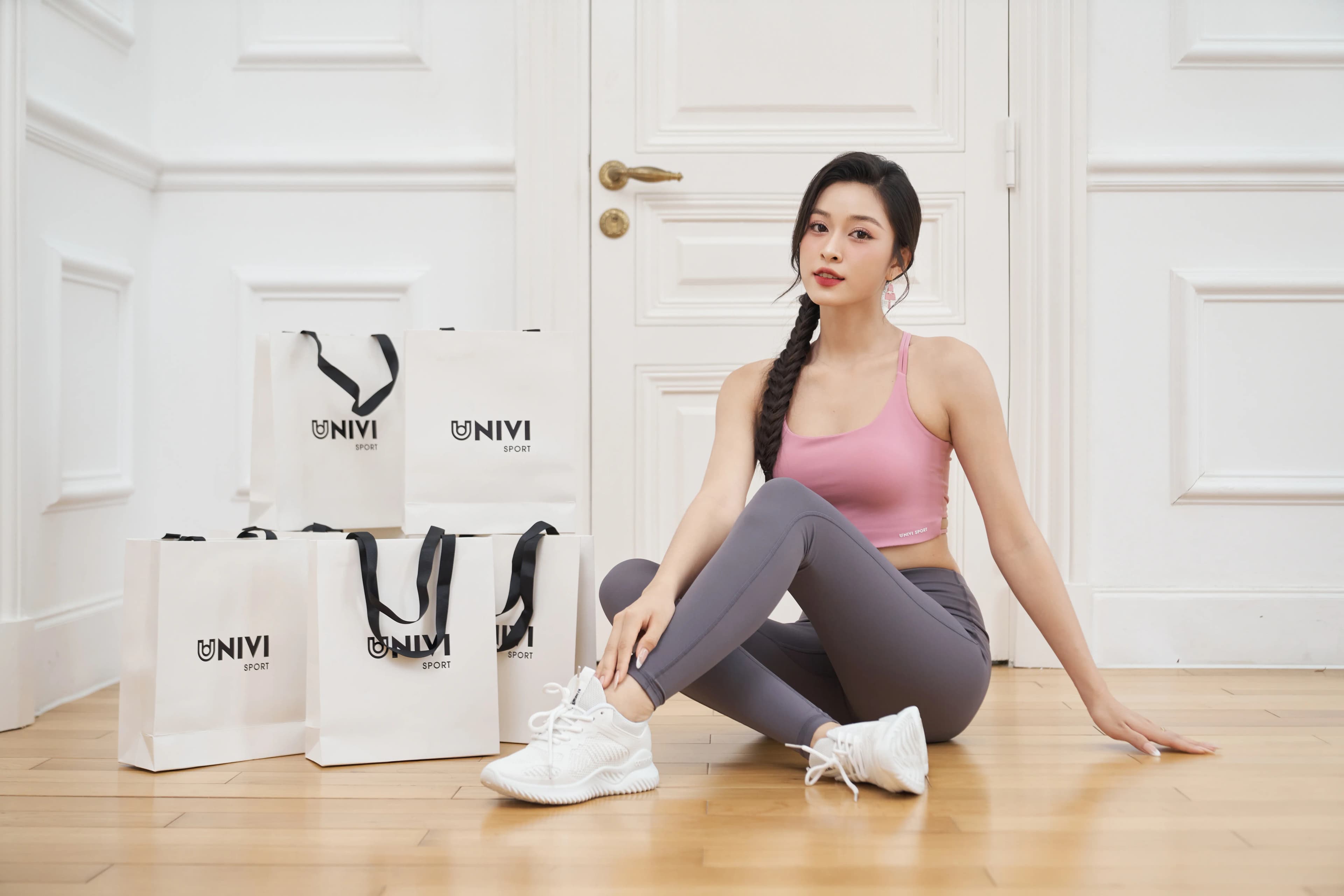 Đồng phục Yoga Univi chất liệu Uni Super Cool co giãn 4 chiều hoàn hảo