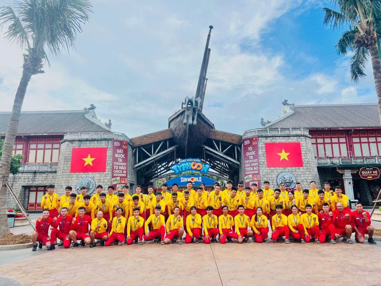 Vật phẩm nhận diện và đồng phục quà tặng Sun World Hạ Long