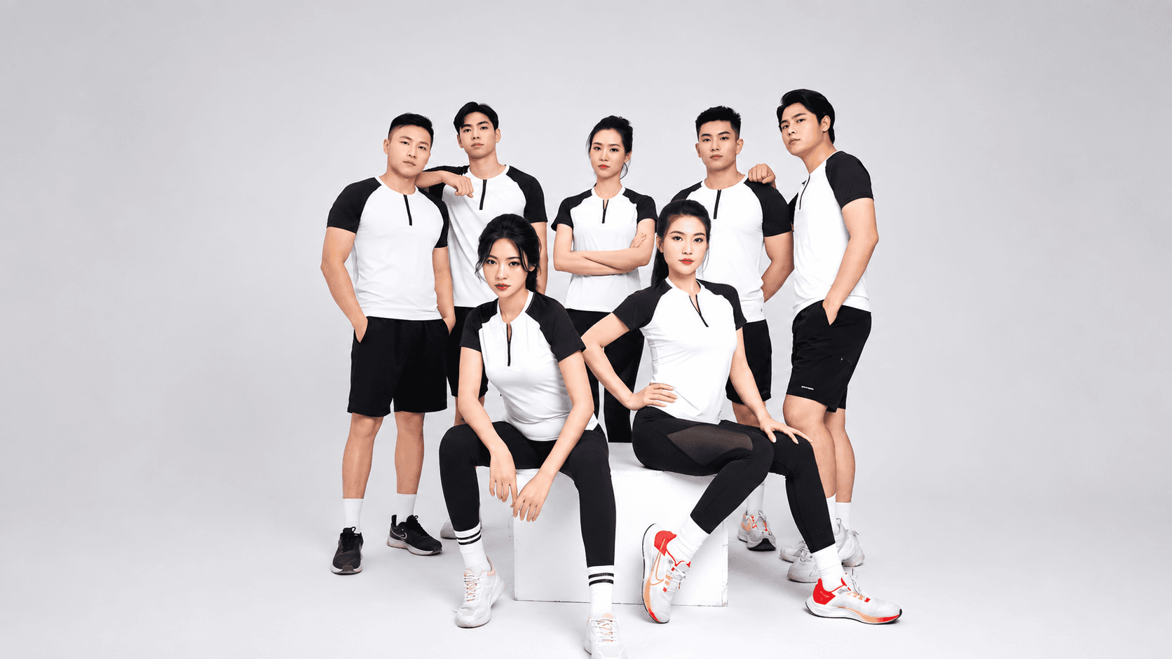 Kiểu dáng áo Gym UNIVI - Các mẫu áo gym cổ polo