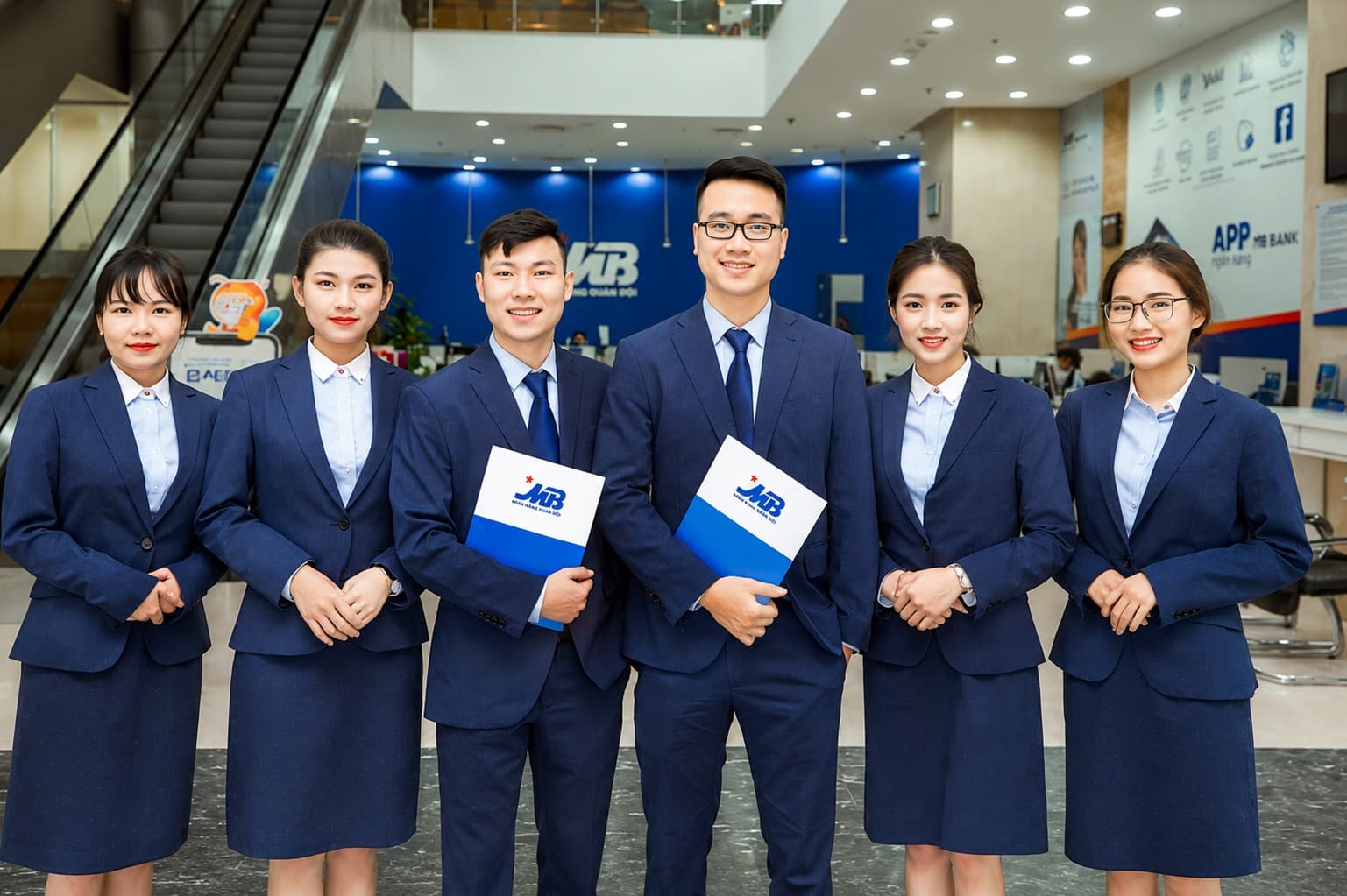 Vest công sở tạo hình ảnh chuyên nghiệp và nhất quán cho doanh nghiệp