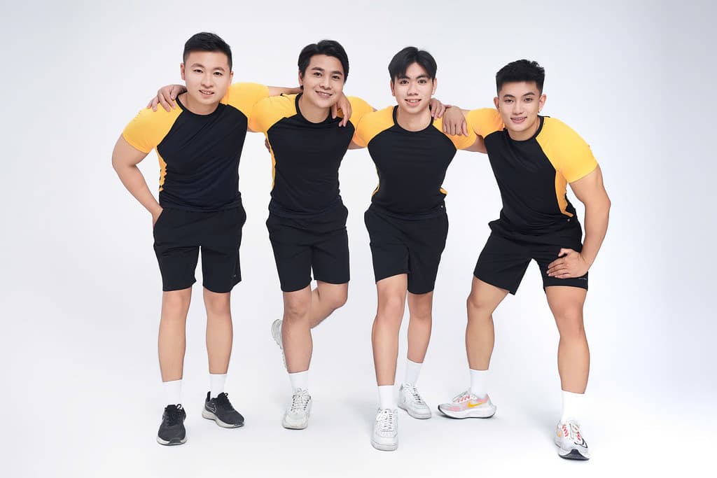 Đồng phục thể thao chuyên dụng Univi cho PT HLV phòng gym