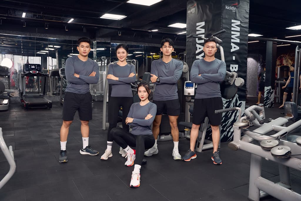 Áo thun thể thao cổ tròn Univi
